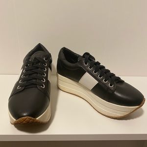 Steven Madden Black Platform Sneakers 90s trend